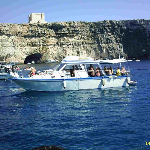 Rent / charter Motor Boat for Boat Diving, Boat Parties, Comino Trips, Conference & Incentive / Meetings / Corporate, Fishing Trips, Full Day Tour, Half Day Tour, Harbour Cruise, Private Charter & Team Building Activities in Malta & Gozo - Cabin Cruiser