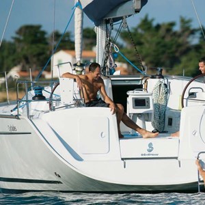 Beneteau Cyclades 43 (3)