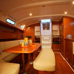 Beneteau Cyclades 43 (7)